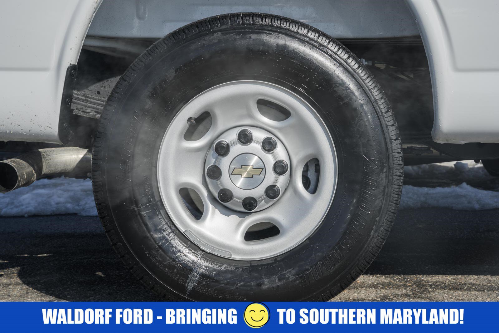 Used 2025 Chevrolet Express 2500 Extended w/ Communications Package image 19