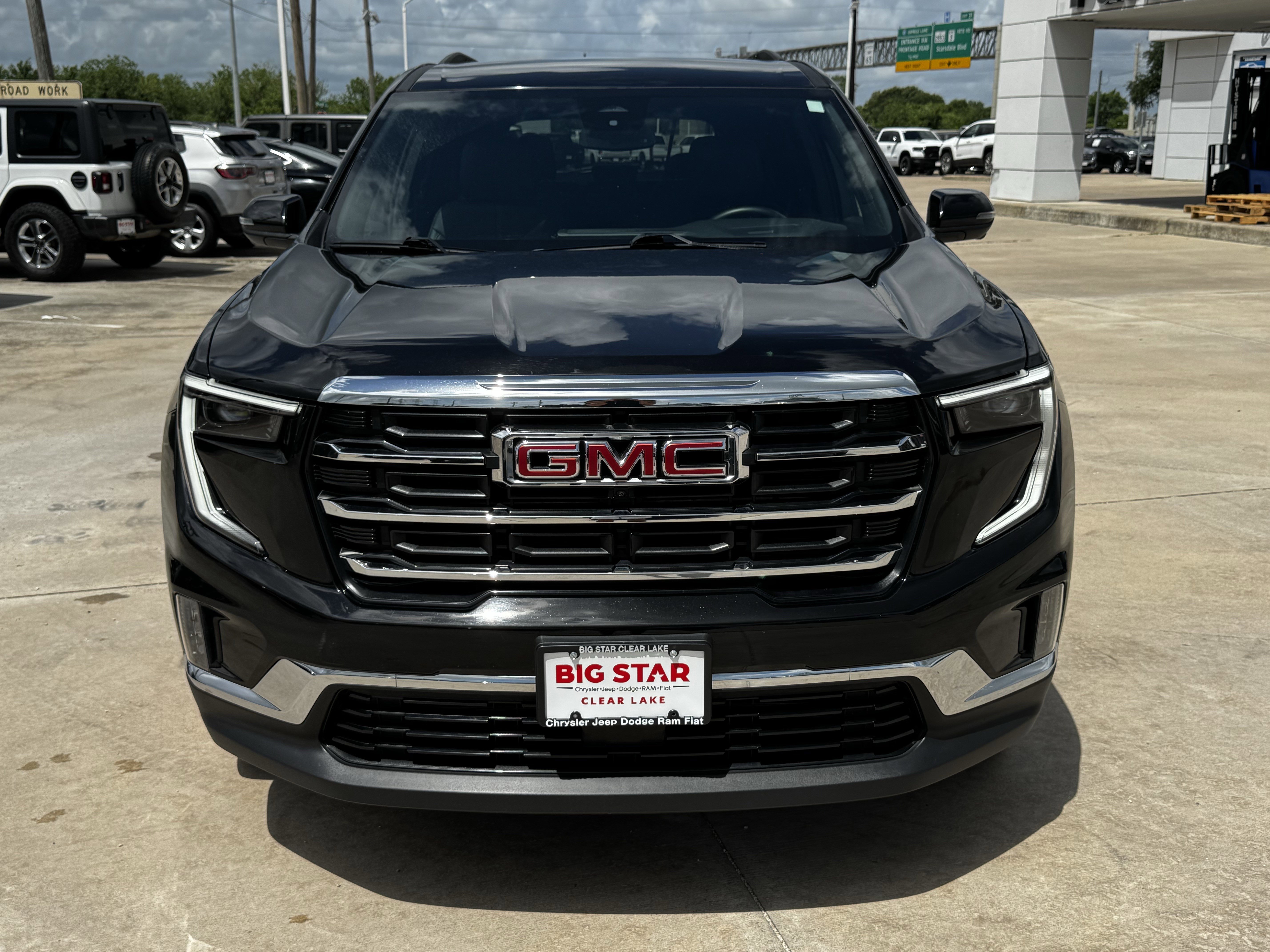 Used 2024 GMC Acadia Elevation FWD image 3