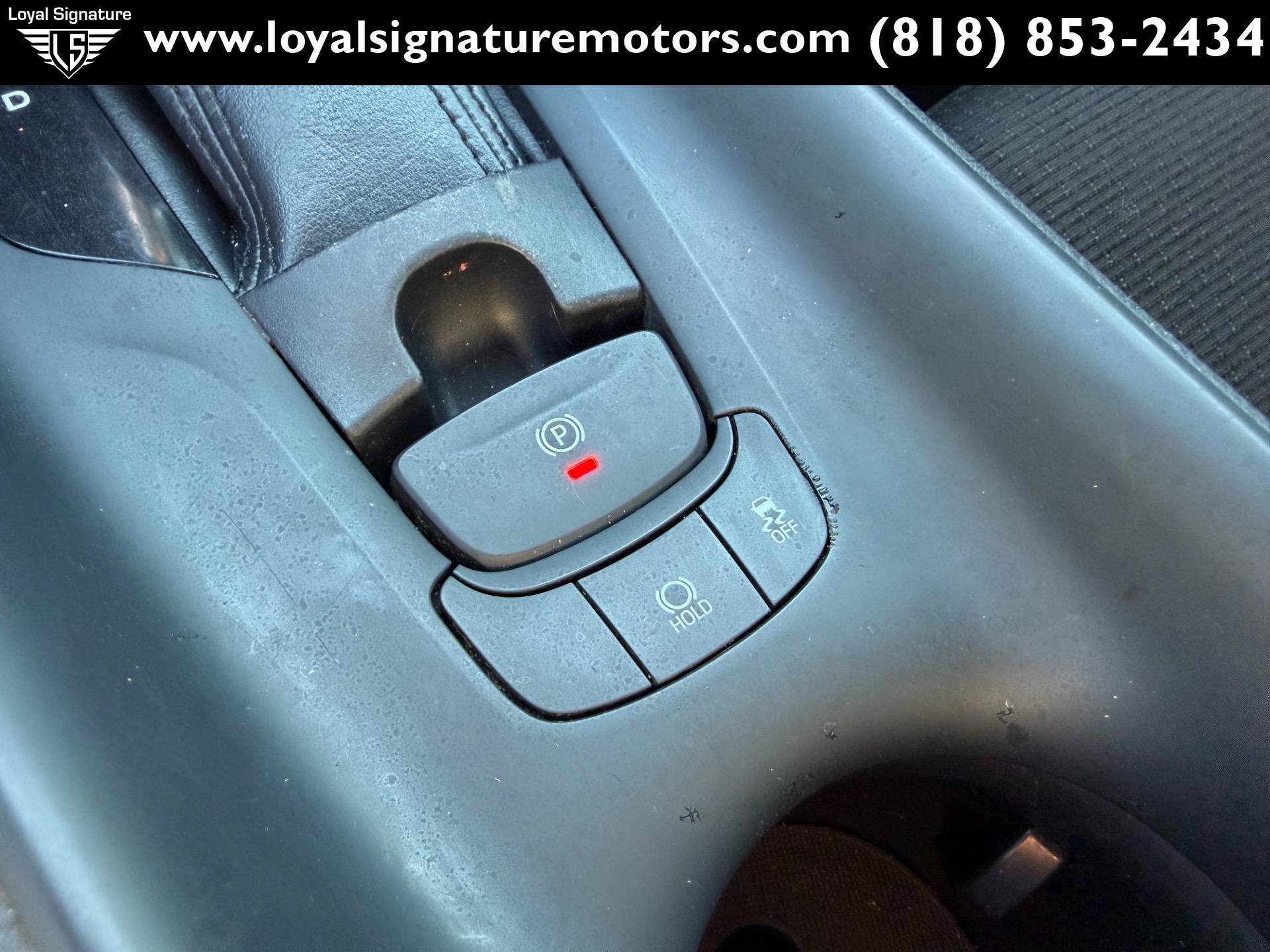 Used 2018 Toyota C-HR XLE FWD image 18