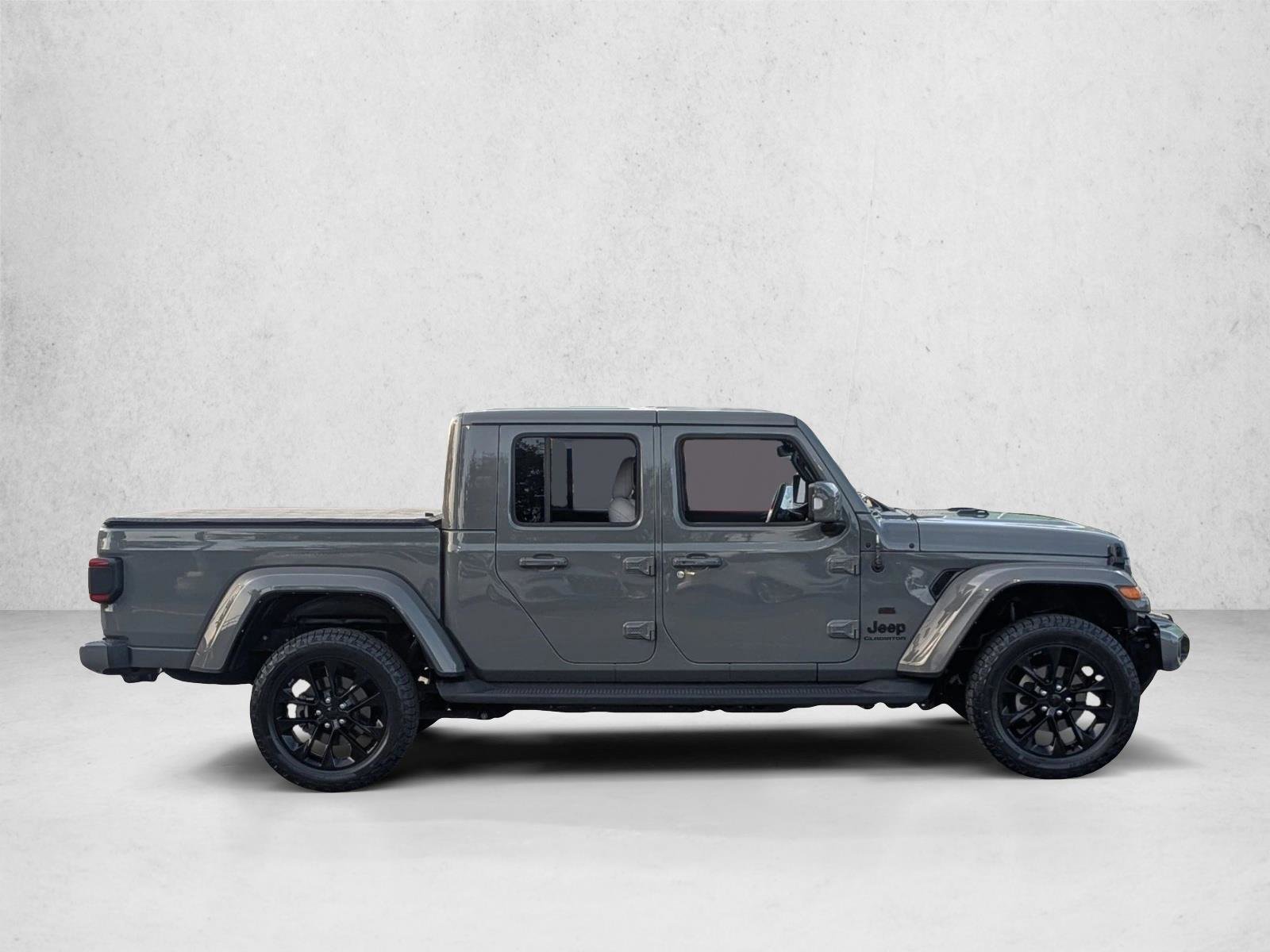Used 2022 Jeep Gladiator Overland AWD/4WD image 4