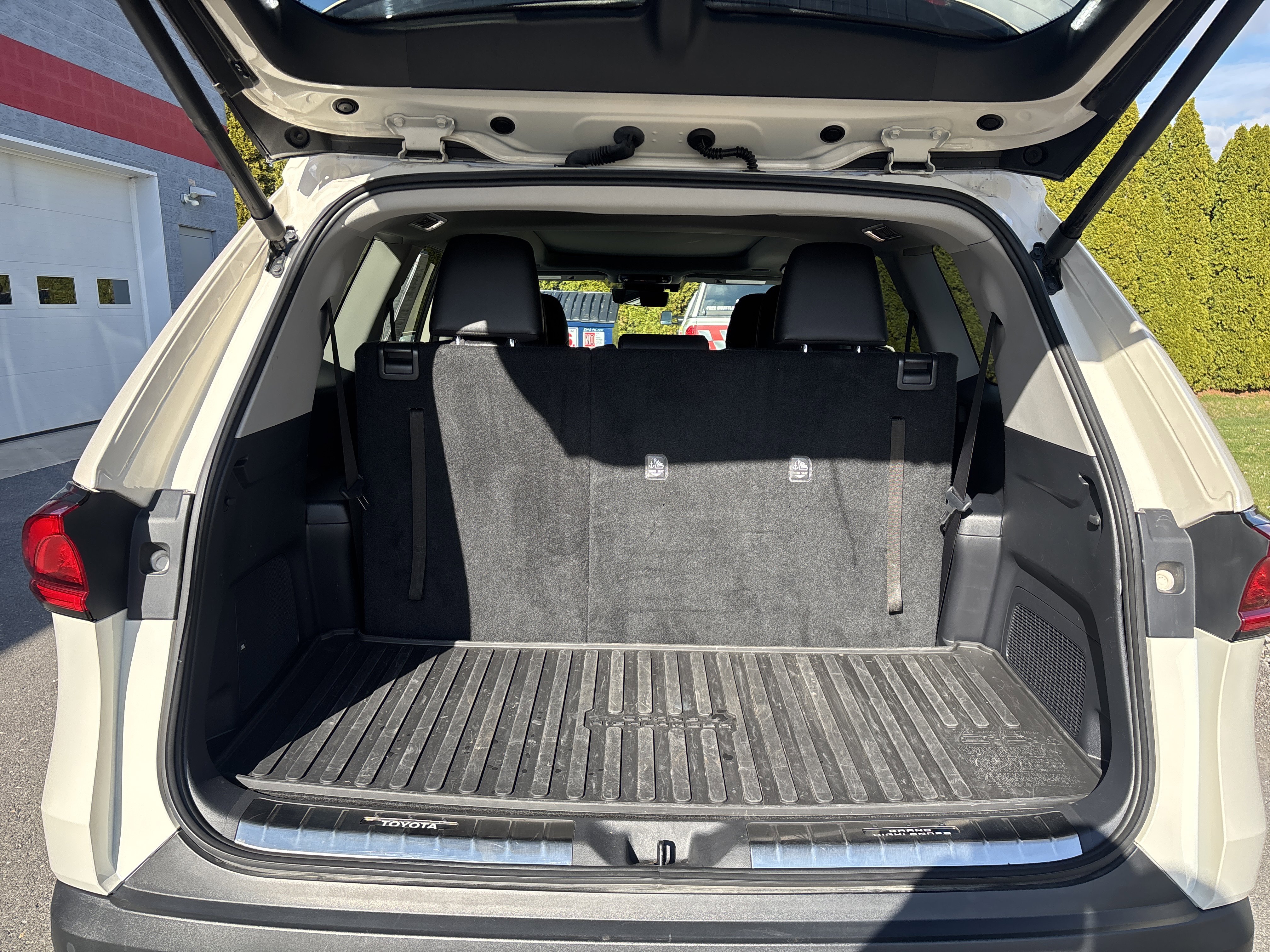 Used 2024 Toyota Grand Highlander Platinum image 5