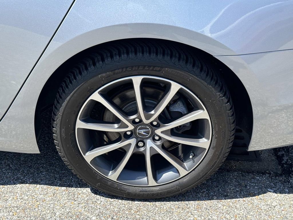 Used 2018 Acura TLX V6 w/ Technology Package FWD image 4