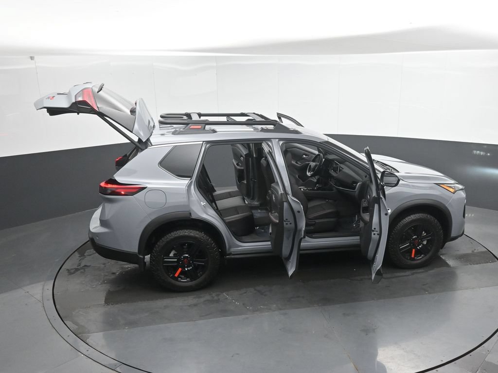 Used 2025 Nissan Rogue SV AWD/4WD image 50