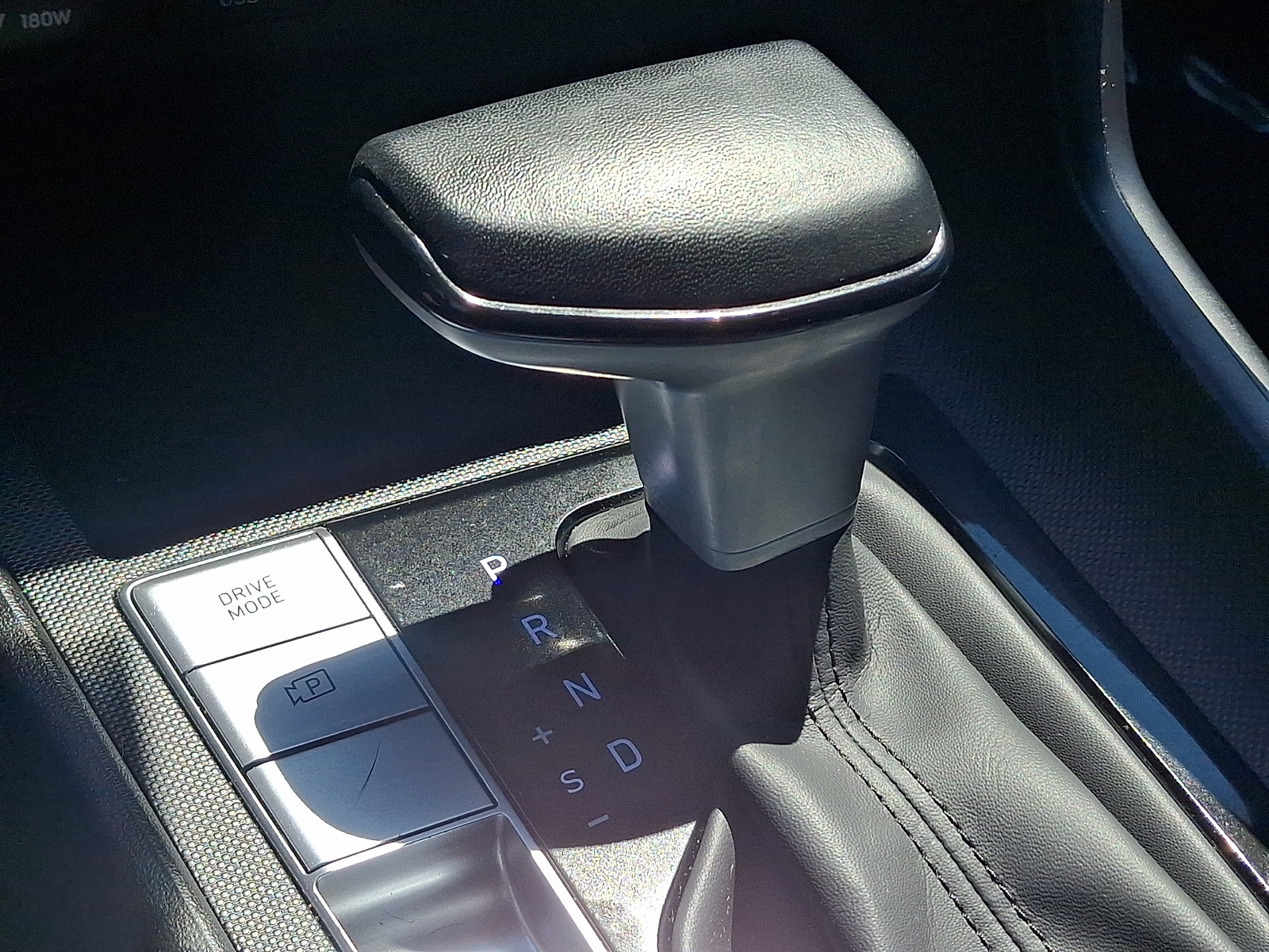 Used 2023 Hyundai Elantra Limited FWD image 15