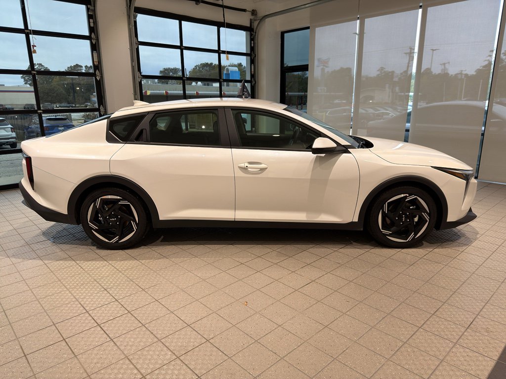 Used 2025 Kia K4 EX image 6