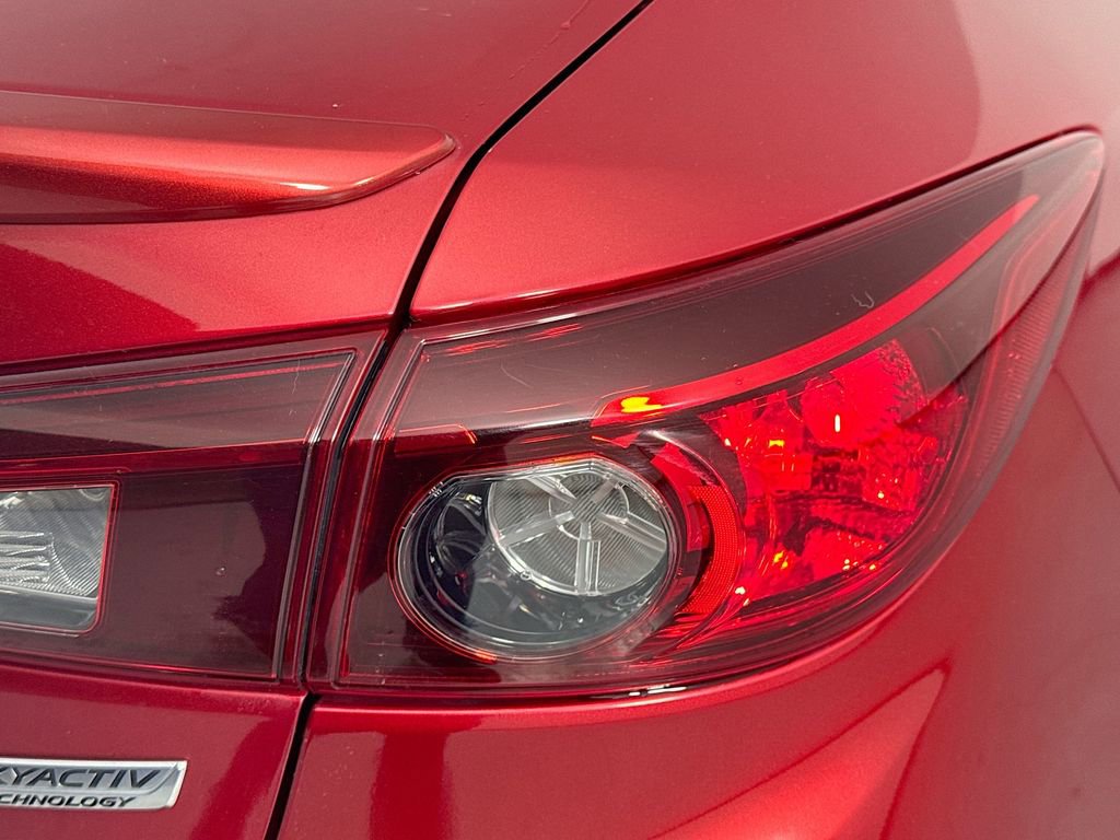 Used 2018 MAZDA MAZDA3 Touring image 32