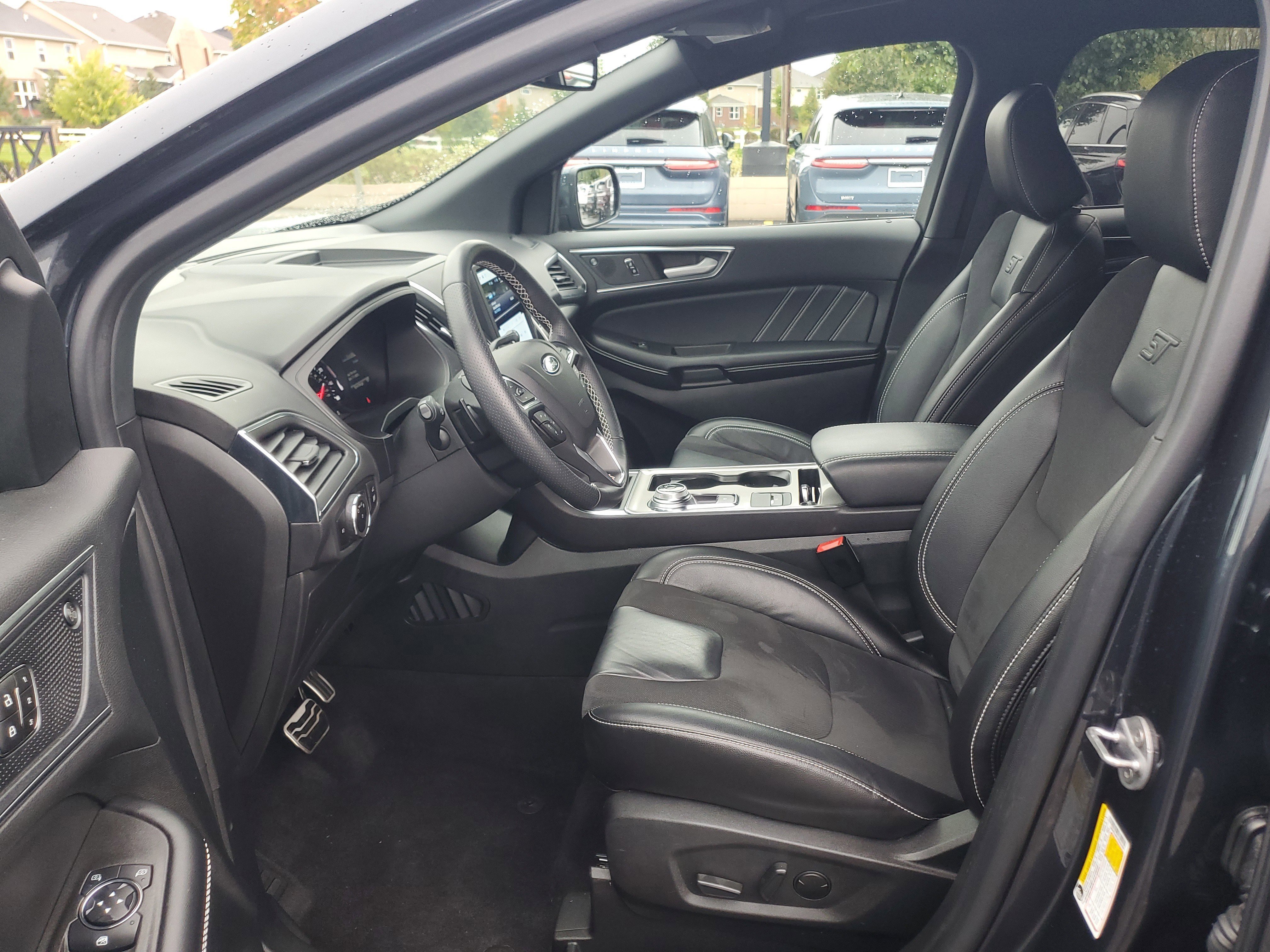 Used 2023 Ford Edge ST image 12