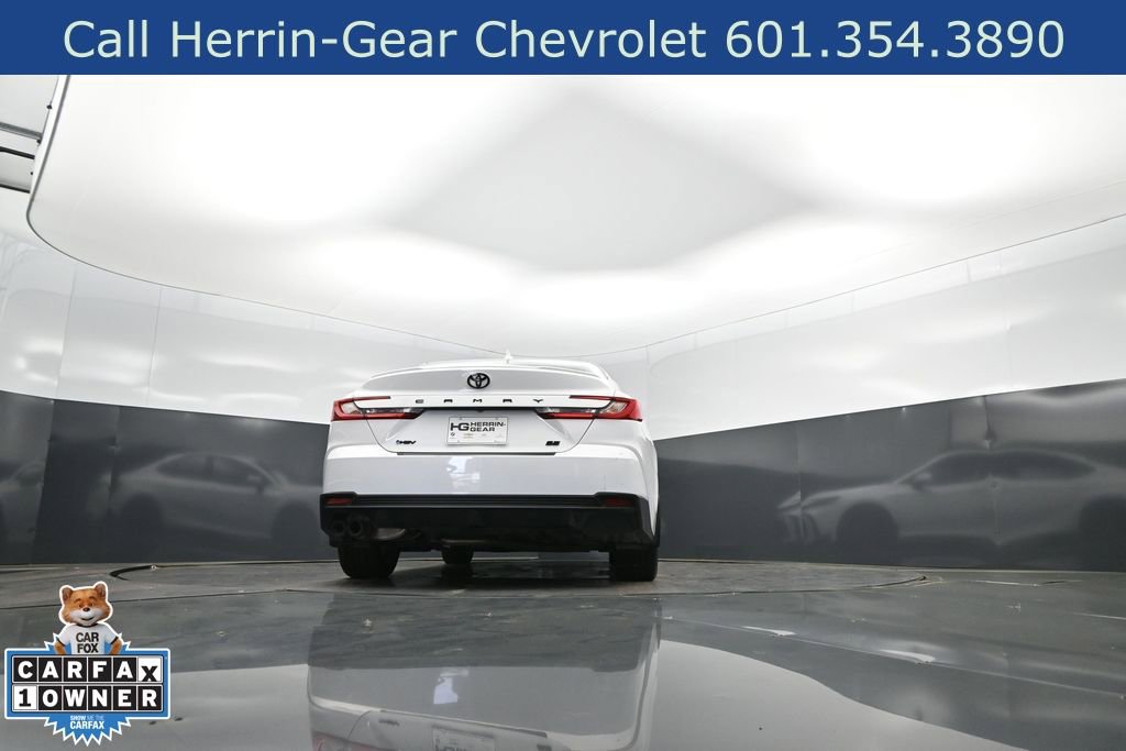 Used 2025 Toyota Camry SE w/ Convenience Package image 42