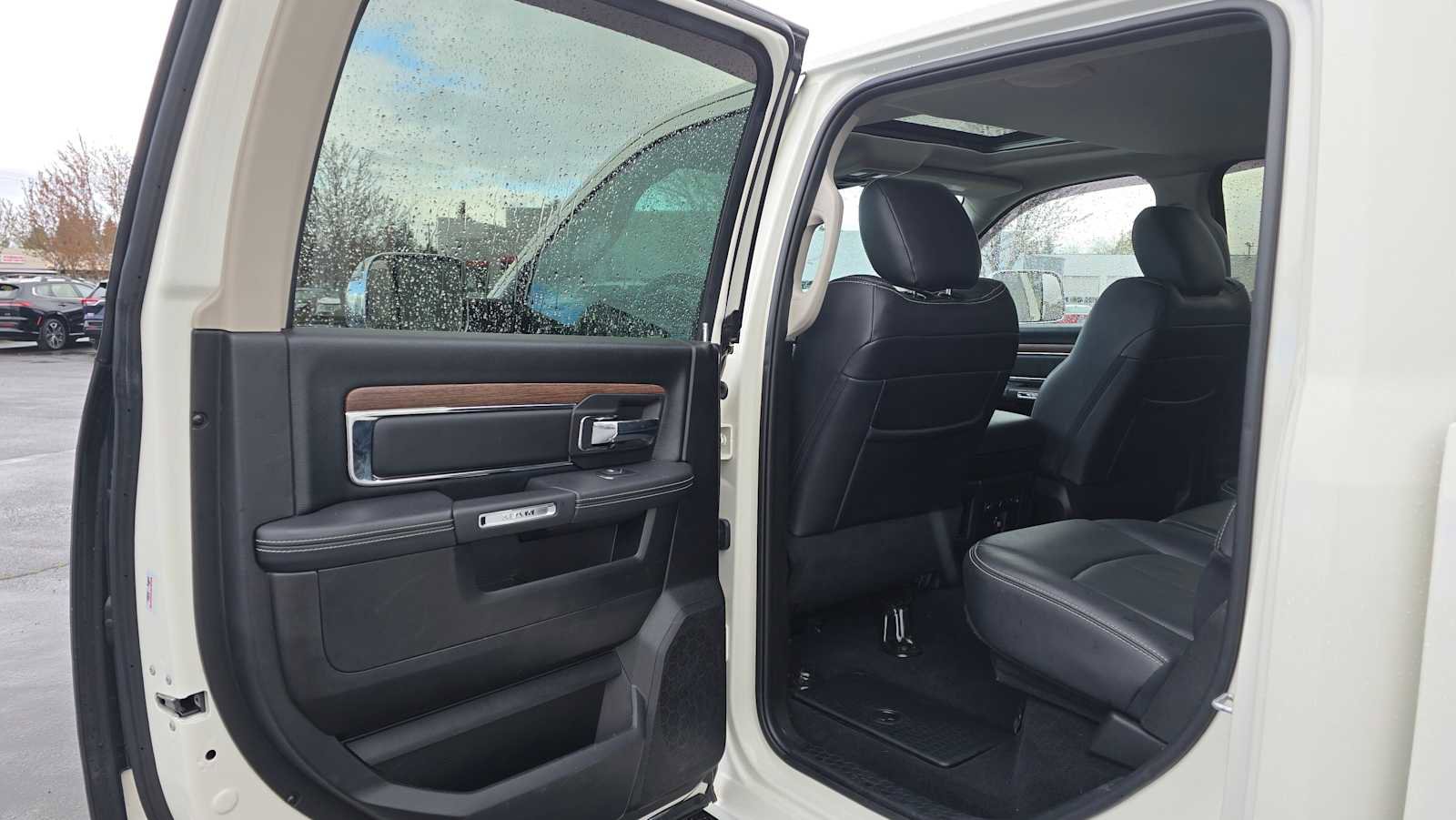 Used 2018 RAM 3500 Laramie w/ Convenience Group image 17