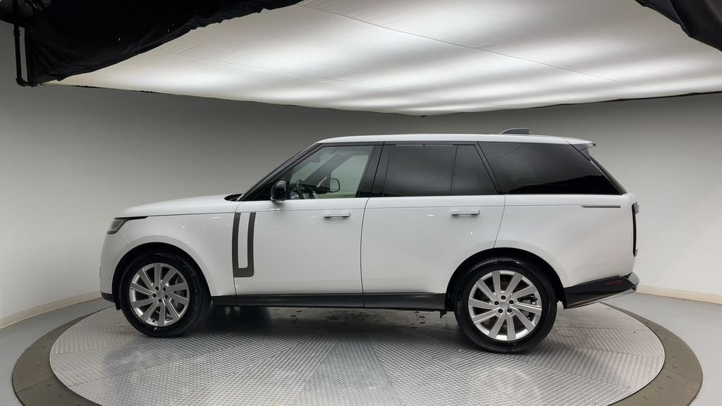 Certified 2025 Land Rover Range Rover SE AWD/4WD image 5