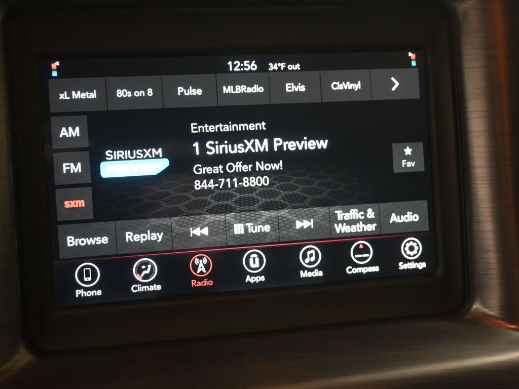 Used 2018 Dodge Charger SXT w/ Blacktop Package image 18