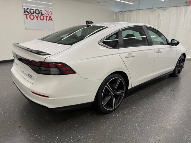 Used 2024 Honda Accord Sport image 2