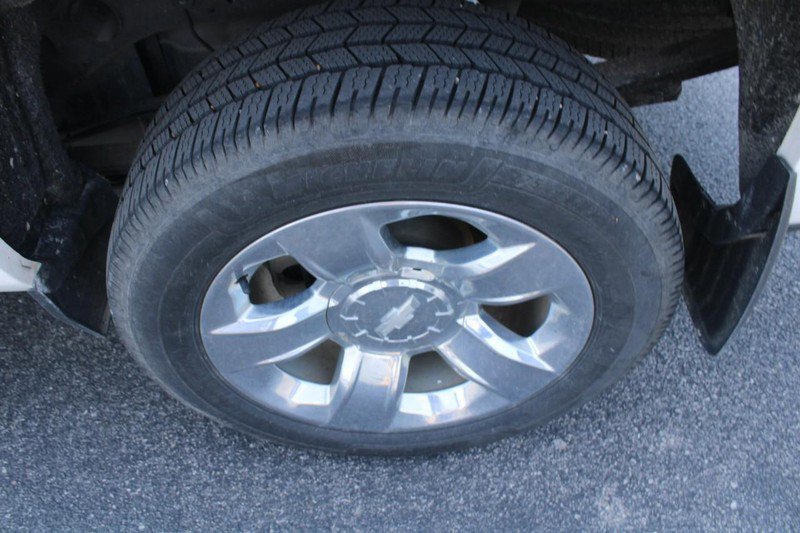 Used 2018 Chevrolet Silverado 1500 LTZ w/ Sport Package AWD/4WD image 7