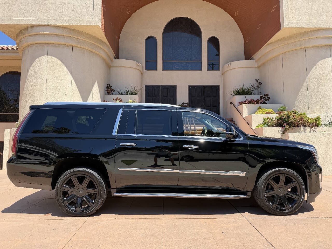Used 2018 Cadillac Escalade ESV Luxury RWD image 13