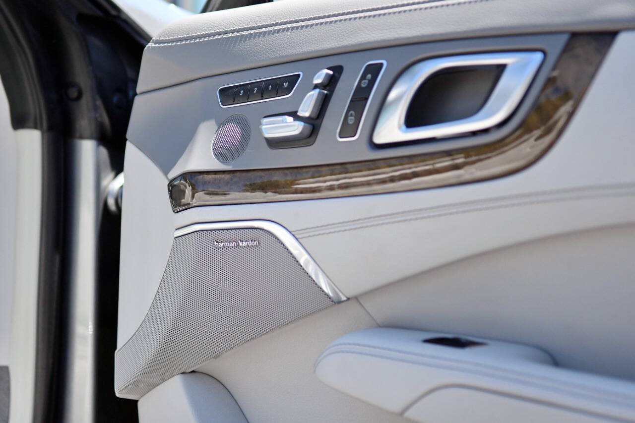 Used 2014 Mercedes-Benz SL 550 image 37