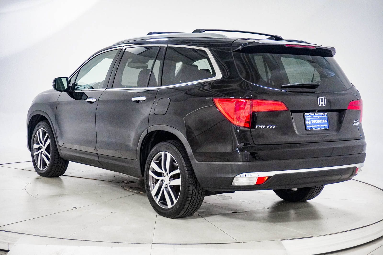 Used 2016 Honda Pilot Elite image 6