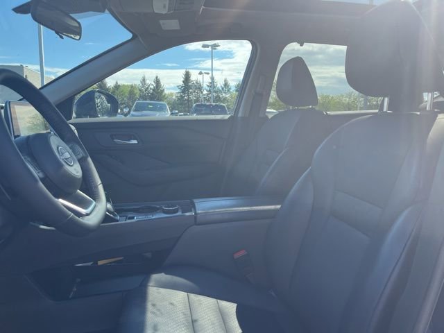 Used 2024 Nissan Rogue SV w/ SV Premium Package image 20