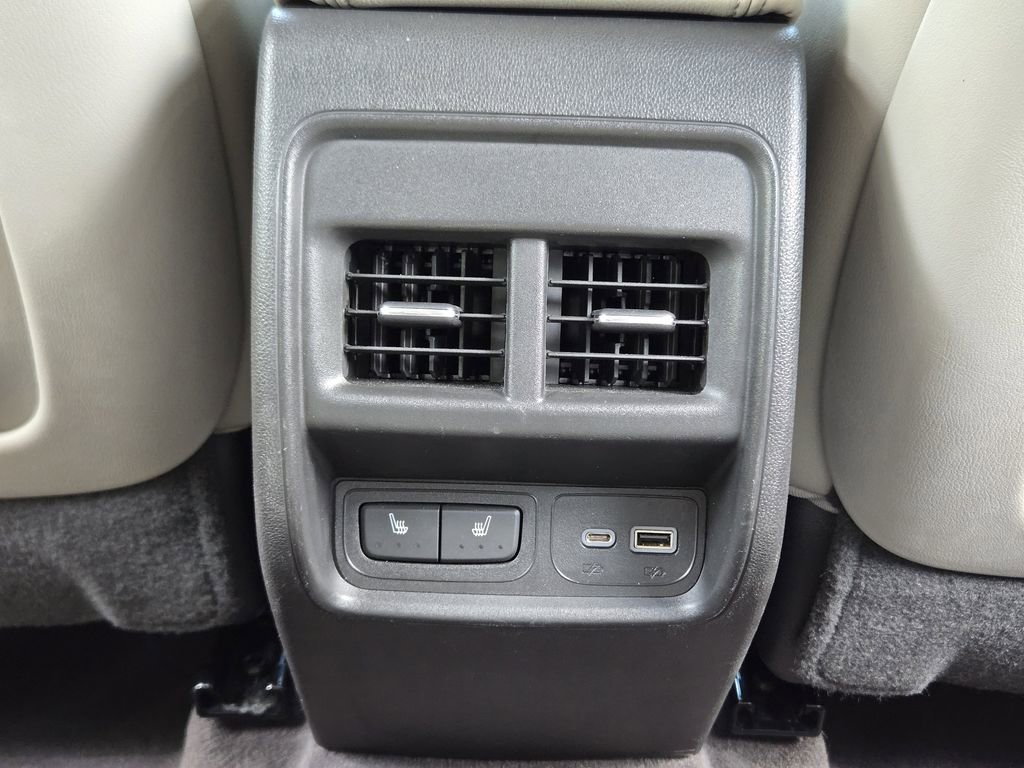 Used 2021 Cadillac XT4 Premium Luxury FWD image 38