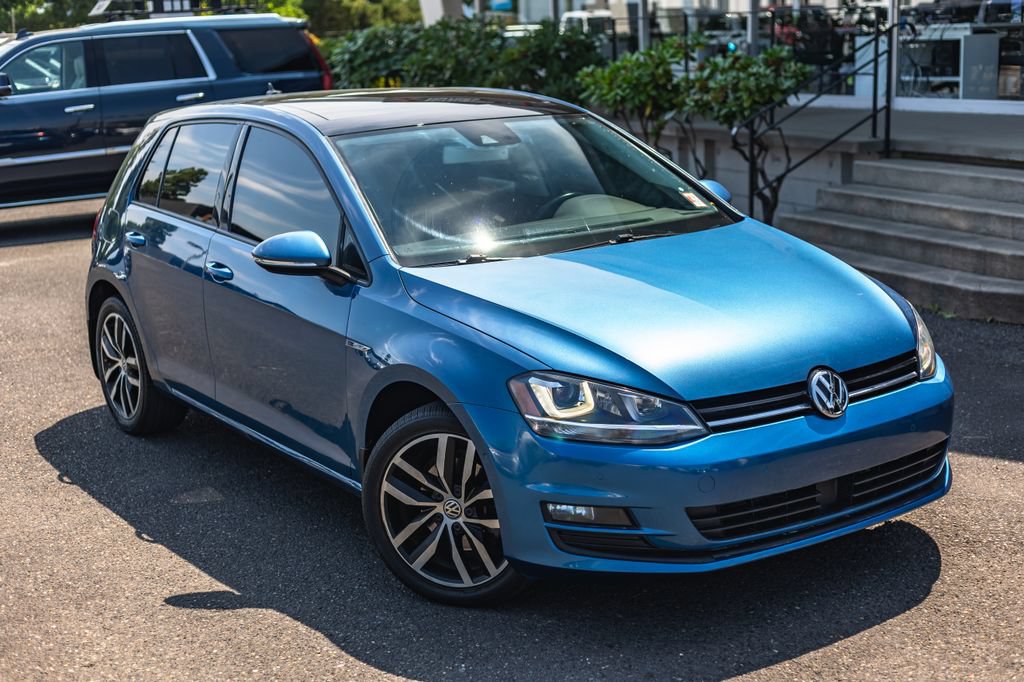 Used 2016 Volkswagen Golf SE w/ Lighting Package FWD image 2