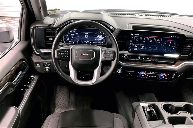 Used 2024 GMC Sierra 3500 SLE w/ SLE Value Package image 5