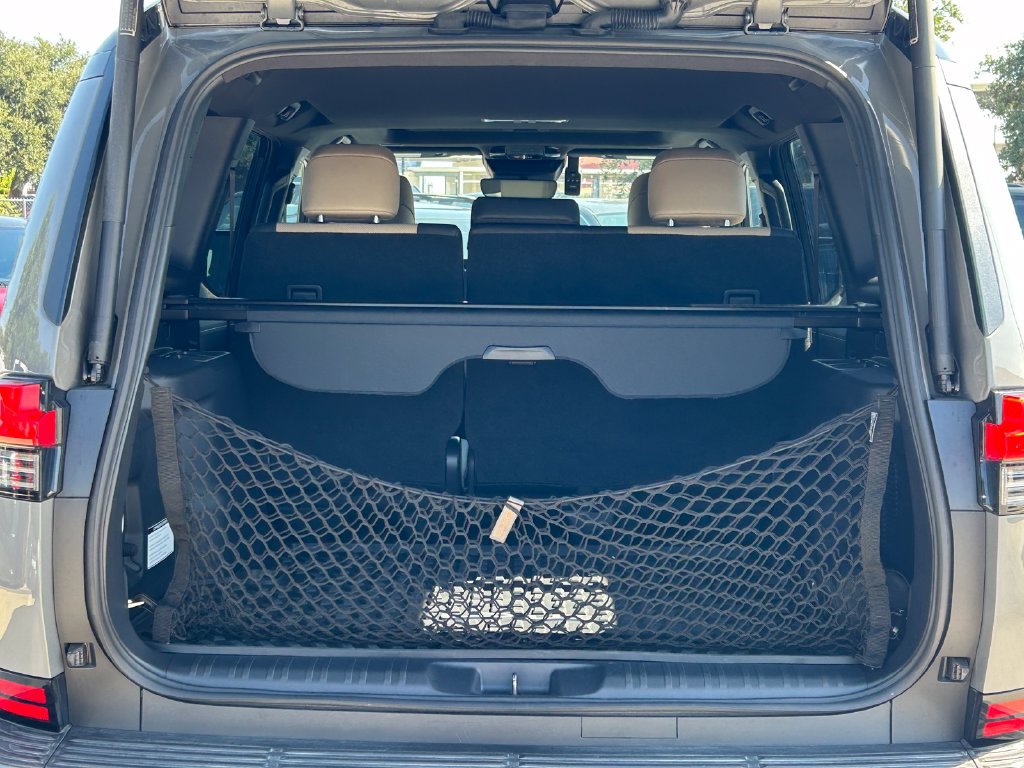Used 2025 Lexus GX 550 w/ Accessory Package (32) AWD/4WD image 14