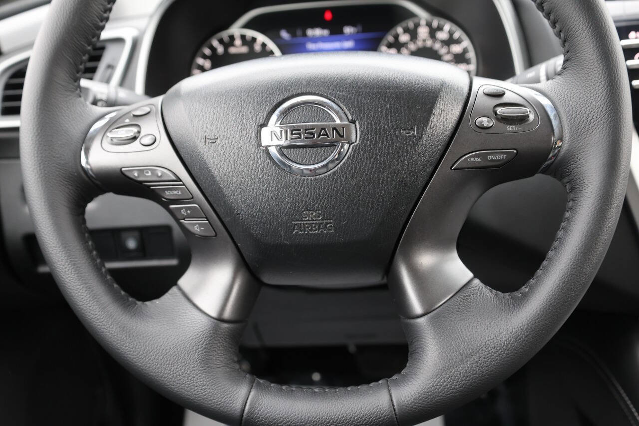 Used 2024 Nissan Murano SV w/ SV Midnight Edition Package AWD/4WD image 18