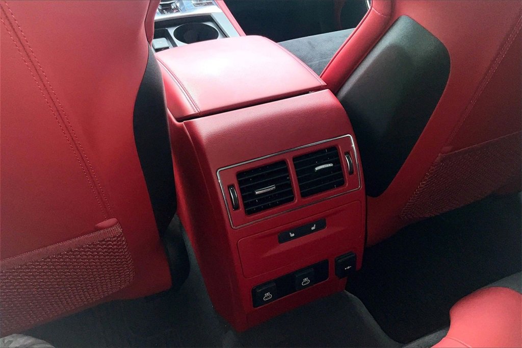 Used 2024 Jaguar F-PACE SVR image 25