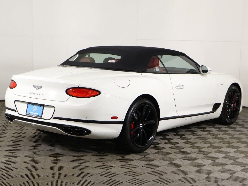 Used 2023 Bentley Continental GT Azure image 13