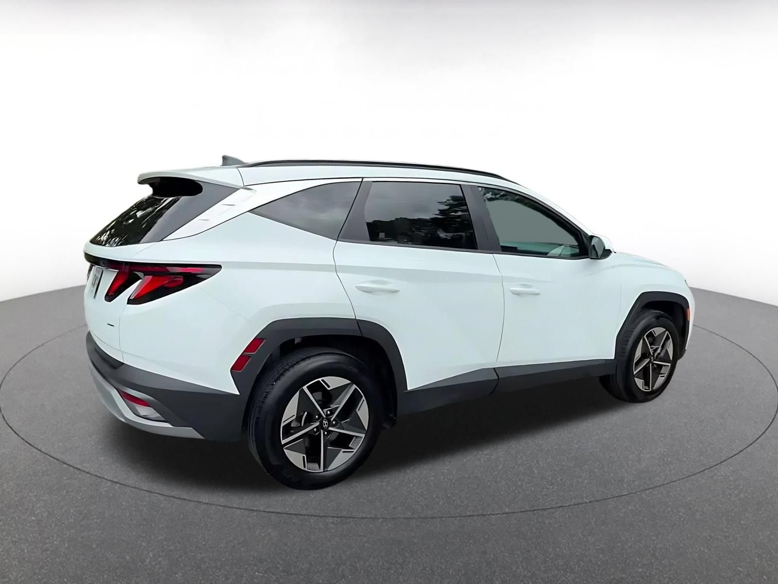 Used 2025 Hyundai Tucson SEL AWD/4WD image 14