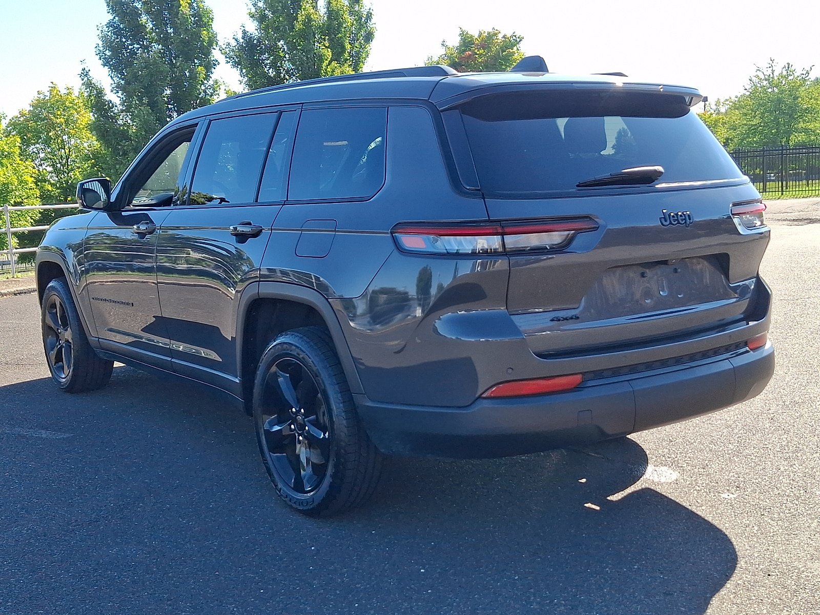 Certified 2023 Jeep Grand Cherokee L Altitude AWD/4WD image 4