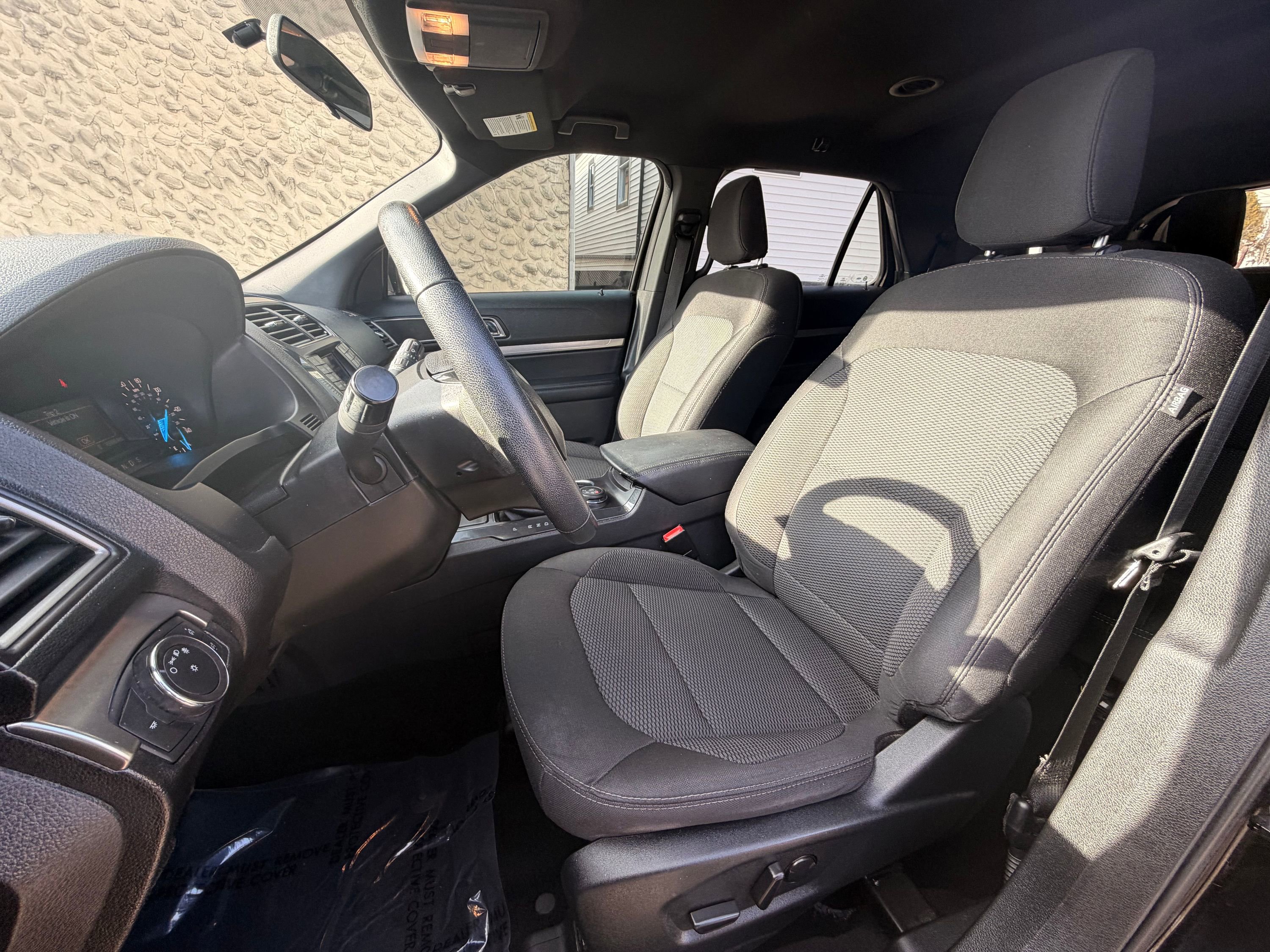Used 2019 Ford Explorer XLT image 22