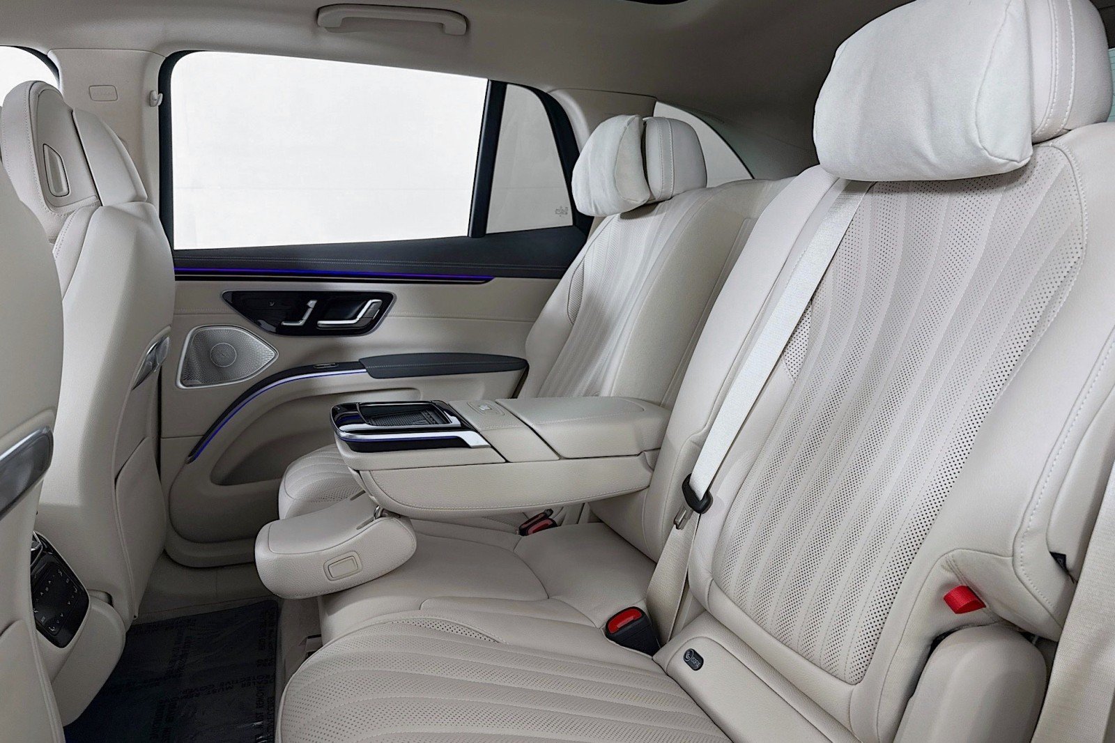 New 2026 Mercedes-Benz EQS 400 4MATIC SUV image 7