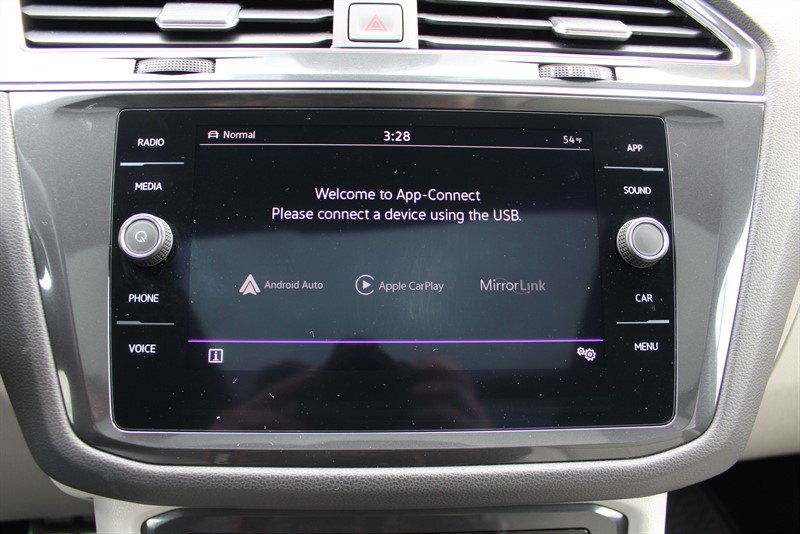 Used 2022 Volkswagen Tiguan SE R-Line image 14