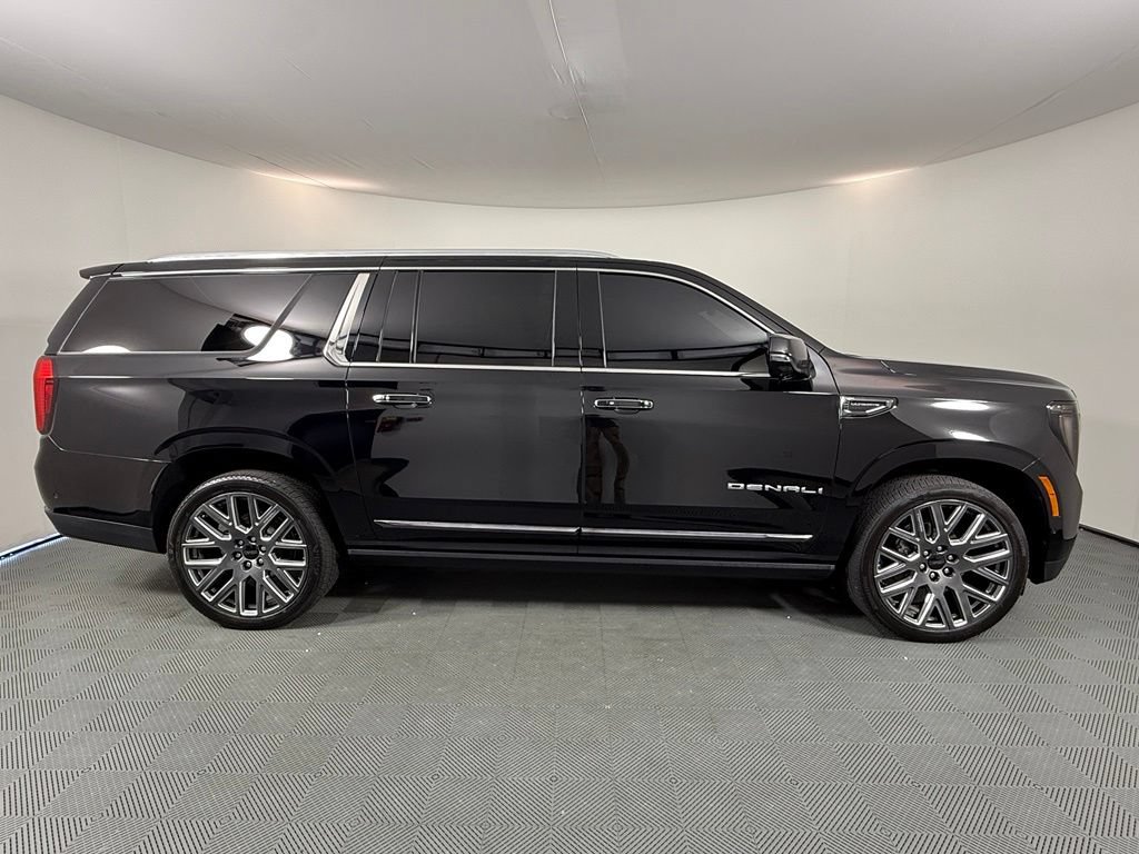 Used 2025 GMC Yukon XL Denali Ultimate AWD/4WD image 8