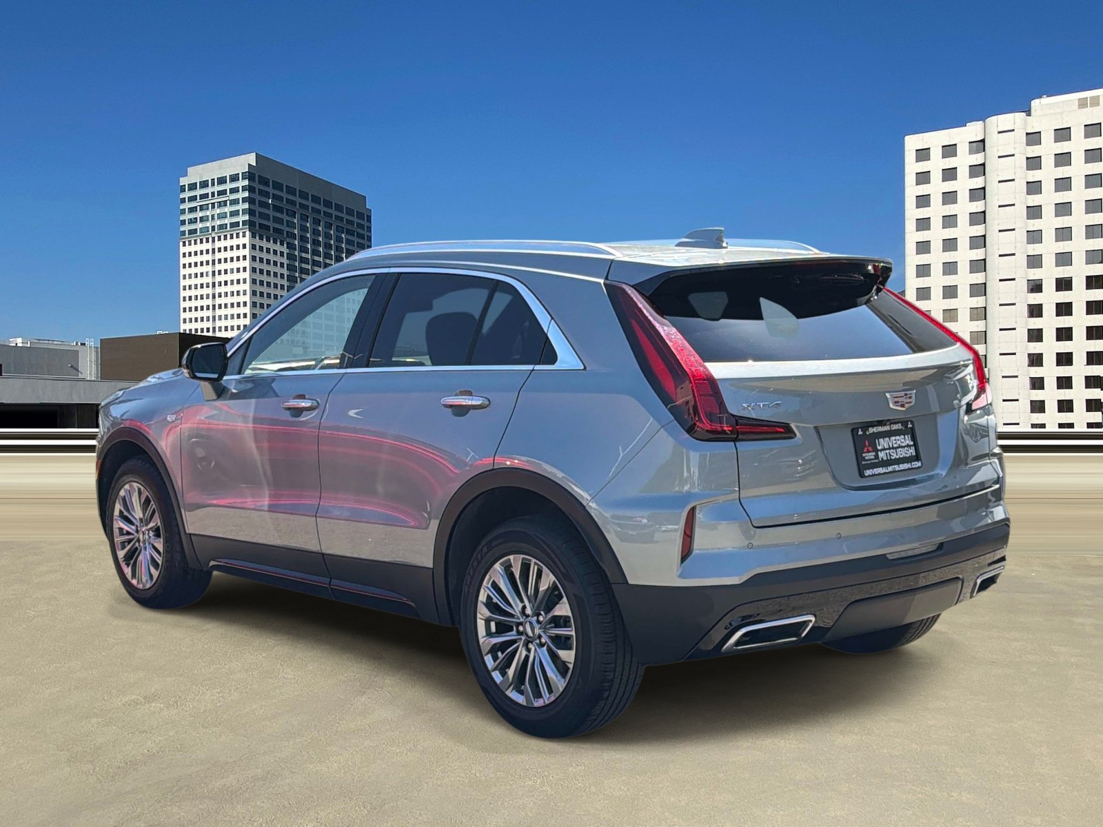Used 2024 Cadillac XT4 Premium Luxury FWD image 3
