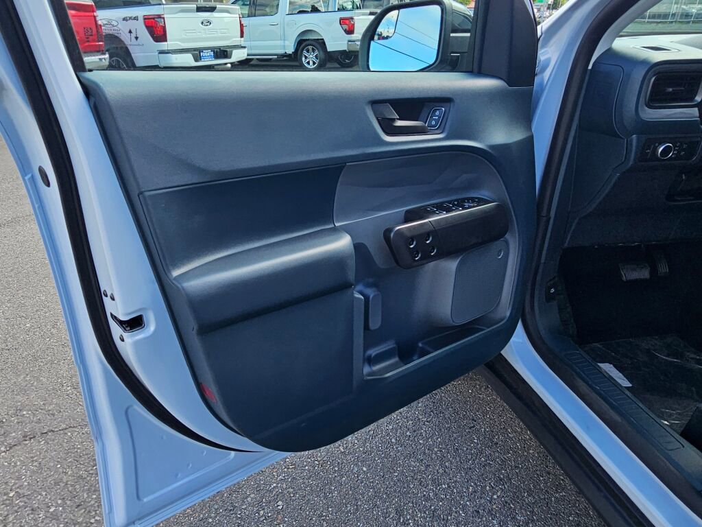 New 2025 Ford Maverick XLT w/ XLT Luxury Package image 11