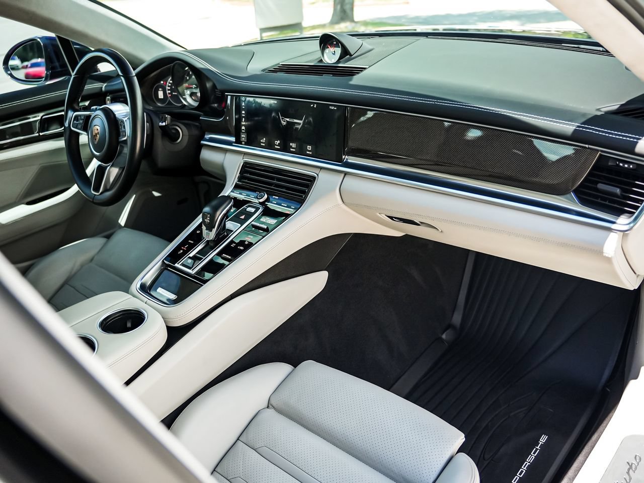 Used 2017 Porsche Panamera Turbo AWD/4WD image 28