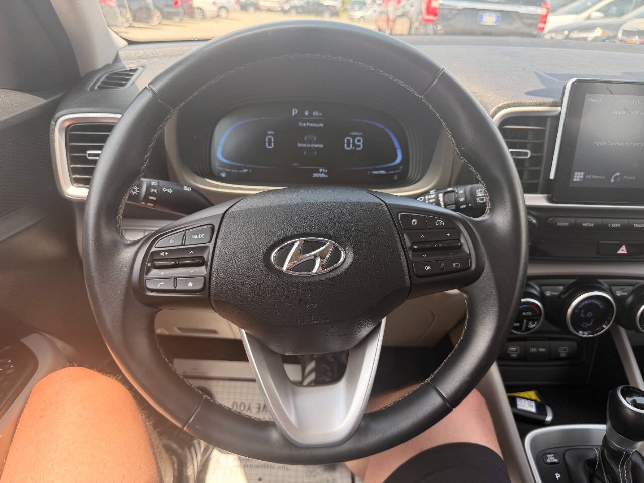 Used 2025 Hyundai Venue SEL FWD image 41