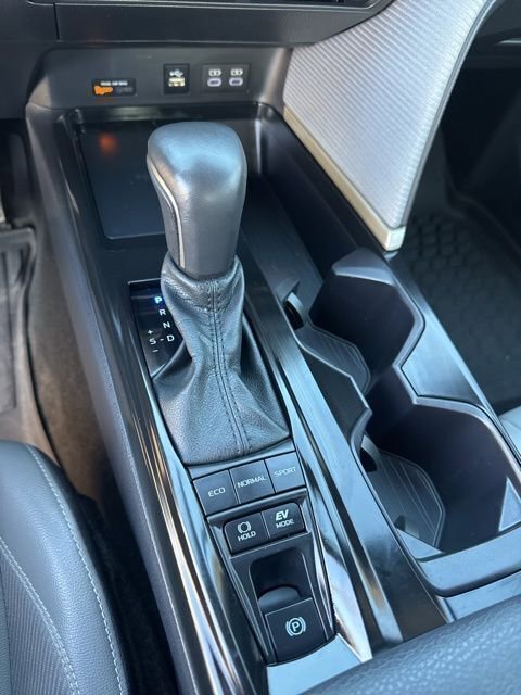 Used 2025 Toyota Camry SE w/ Convenience Package image 26