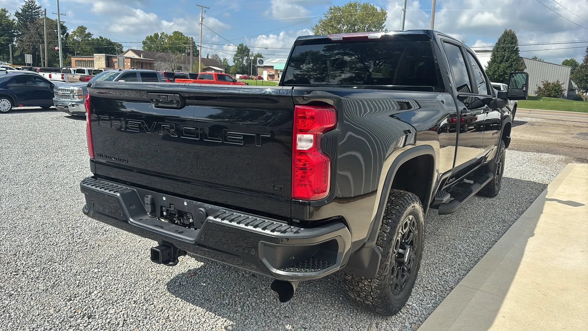 Used 2022 Chevrolet Silverado 2500 LT w/ Midnight Edition AWD/4WD image 8