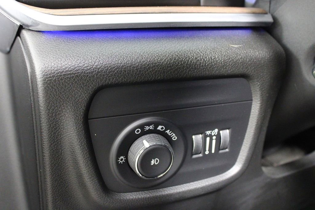 Used 2021 Jeep Grand Cherokee L Summit w/ Advanced Protech Group IV image 24