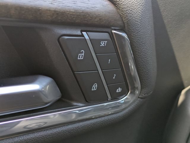 Used 2025 Chevrolet Silverado 1500 High Country w/ High Country Premium Package AWD/4WD image 19