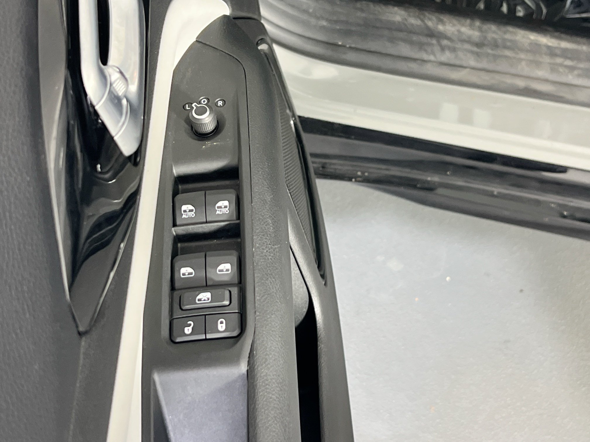 Used 2022 Jeep Compass Limited w/ Elite Group AWD/4WD image 18