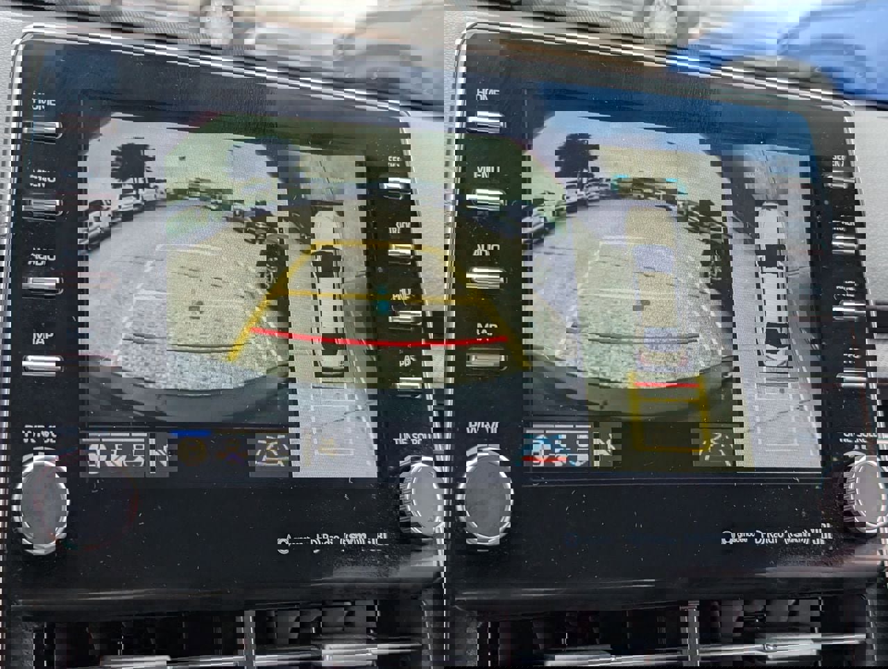 Used 2019 Toyota Avalon Touring w/ Advanced Safety Package image 14