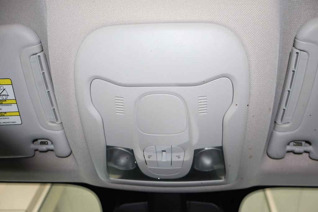 Used 2019 Jeep Renegade Latitude FWD image 30
