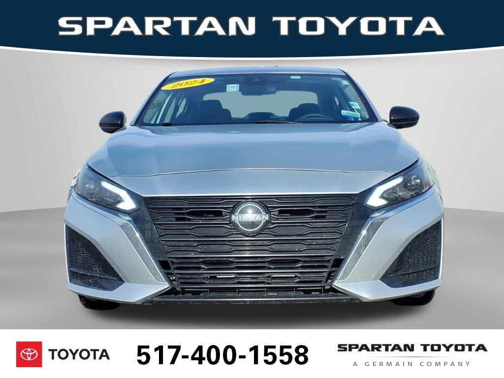 Used 2024 Nissan Altima 2.5 SV image 3