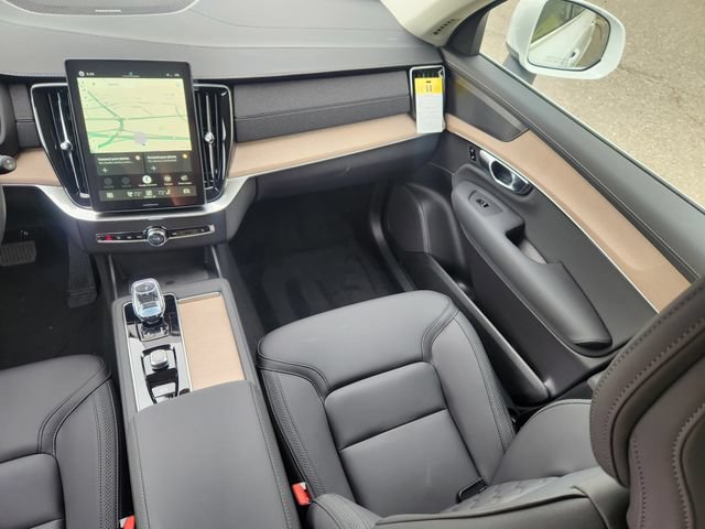 New 2026 Volvo XC90 B6 Plus w/ Protection Package AWD/4WD image 12
