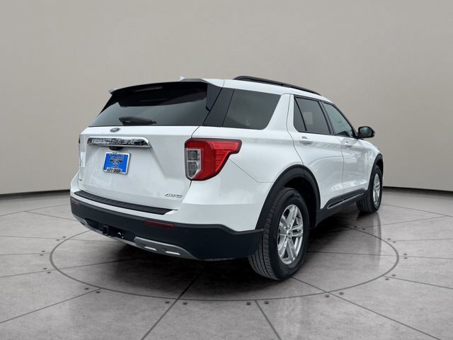 Certified 2023 Ford Explorer XLT w/ Equipment Group 202A AWD/4WD image 3