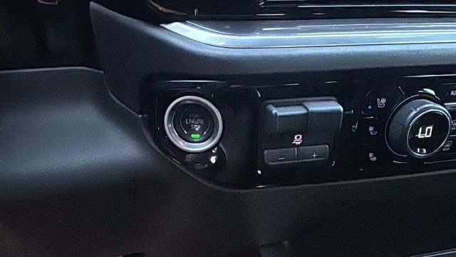 Used 2024 Chevrolet Silverado 1500 High Country w/ High Country Premium Package image 29