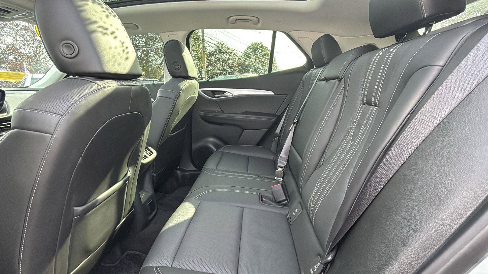 Certified 2025 Buick Envision Avenir image 29